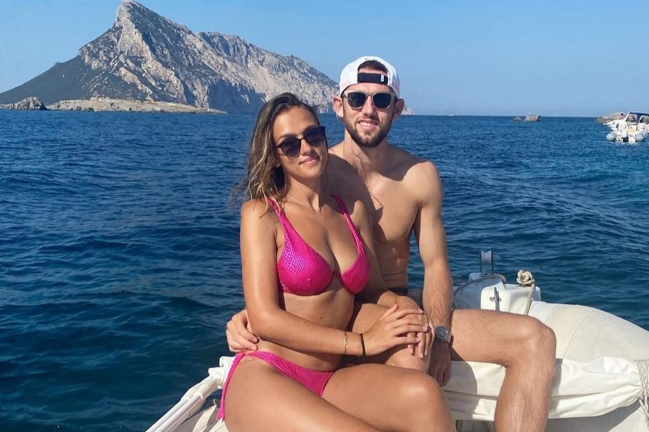 Dan WAGs tuyen Ha Lan thu hut moi anh nhin tai EURO hinh anh