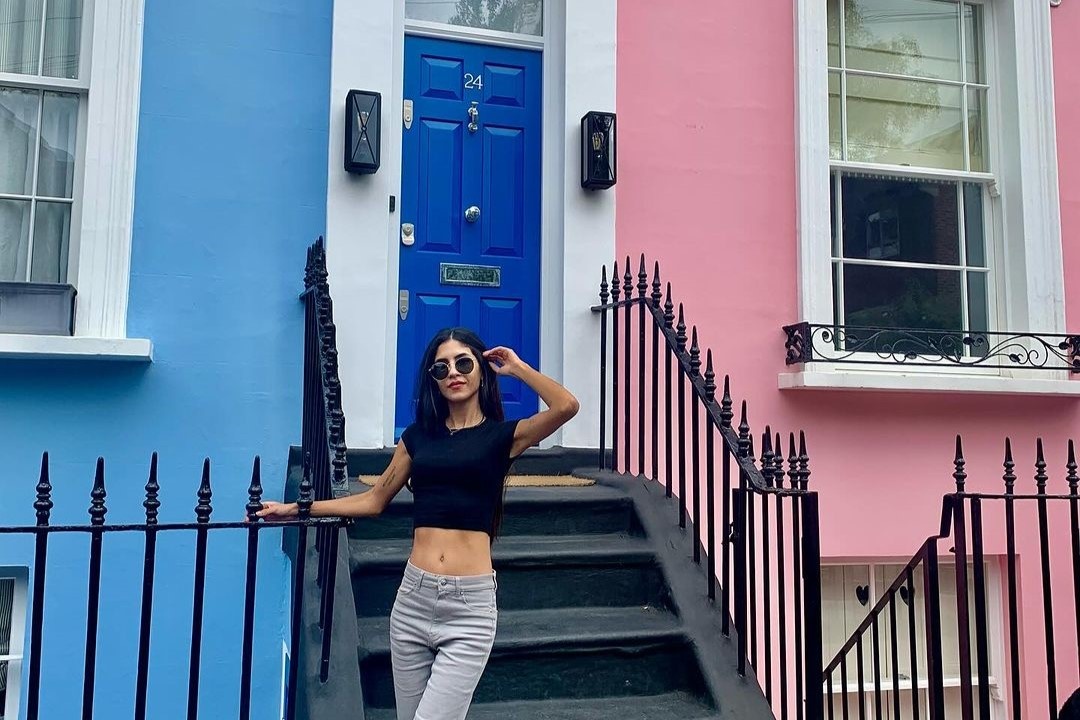 Dang thay do trong nha rieng, phat hien du khach chup anh cua so hinh anh