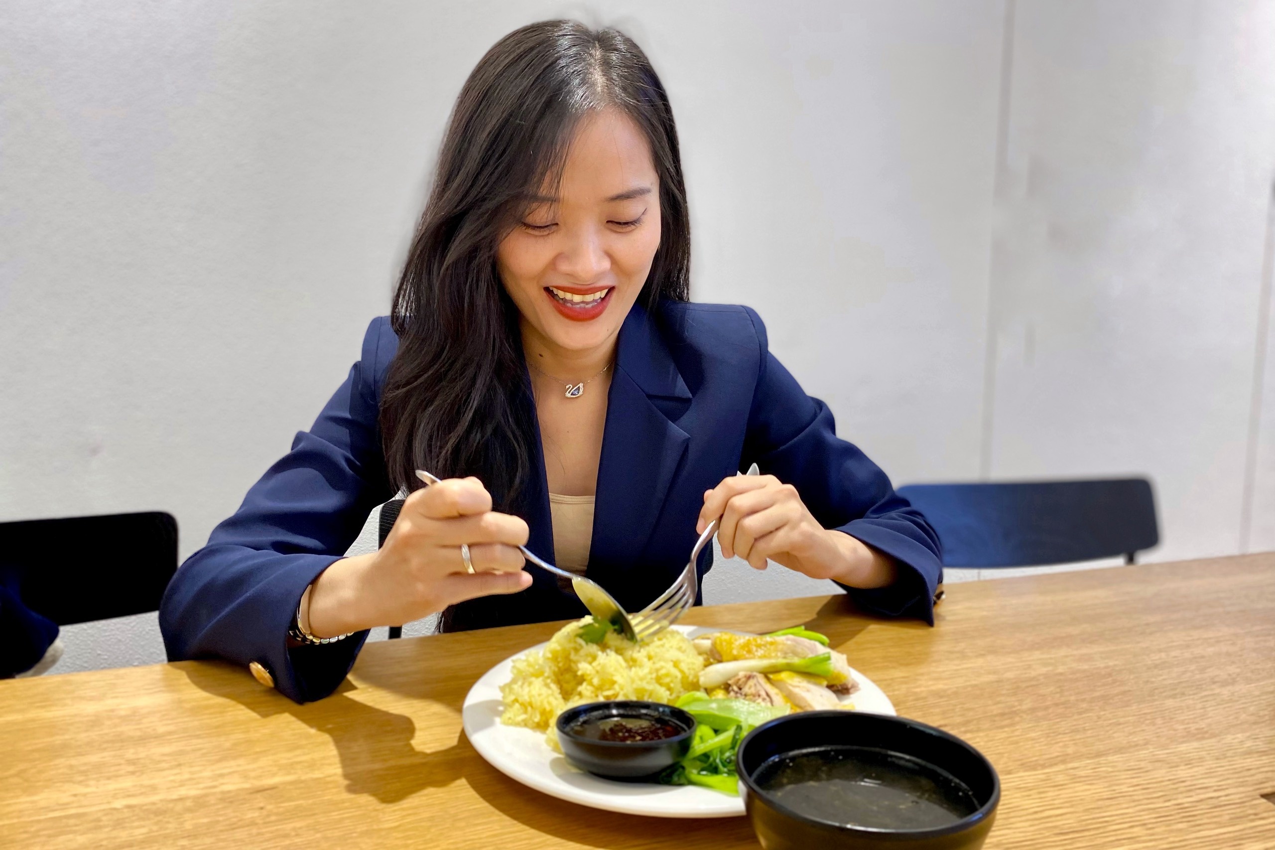 Cuoc dua gianh 'mieng banh' com trua o khu dat do bac nhat TP.HCM hinh anh