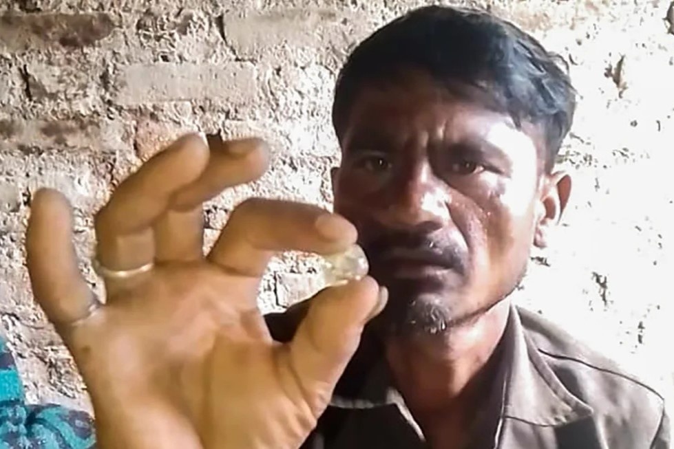 Nguoi dan ong An Do tim duoc vien kim cuong gan 100.000 USD hinh anh