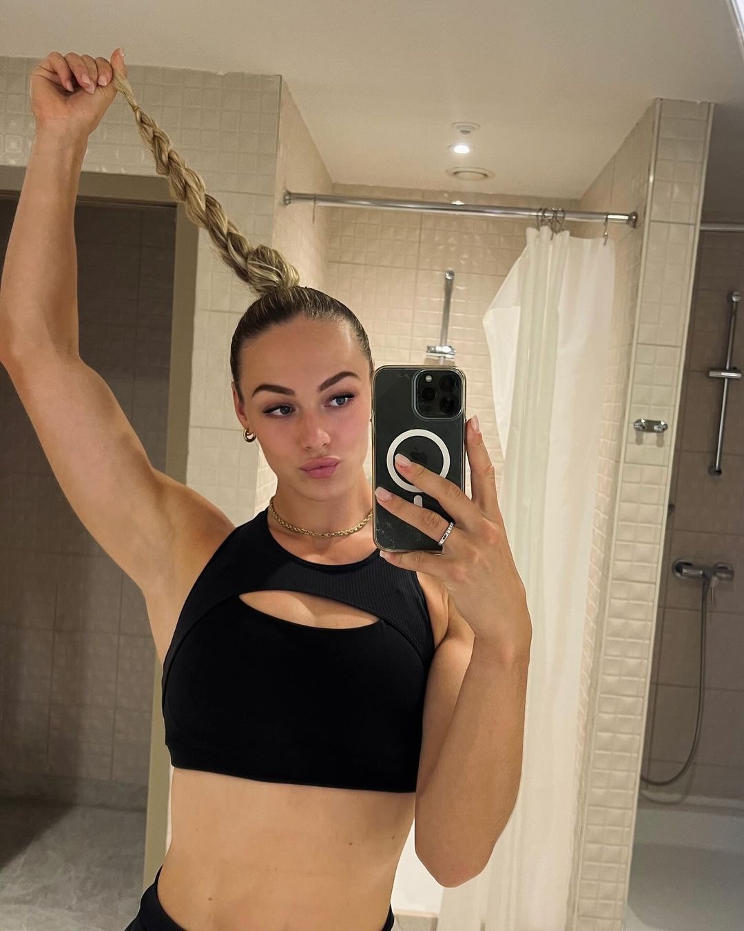 van dong vien quyen ru anh 11