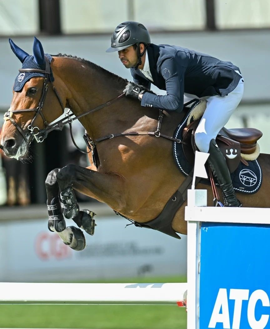 ty phu xem Olympic anh 4