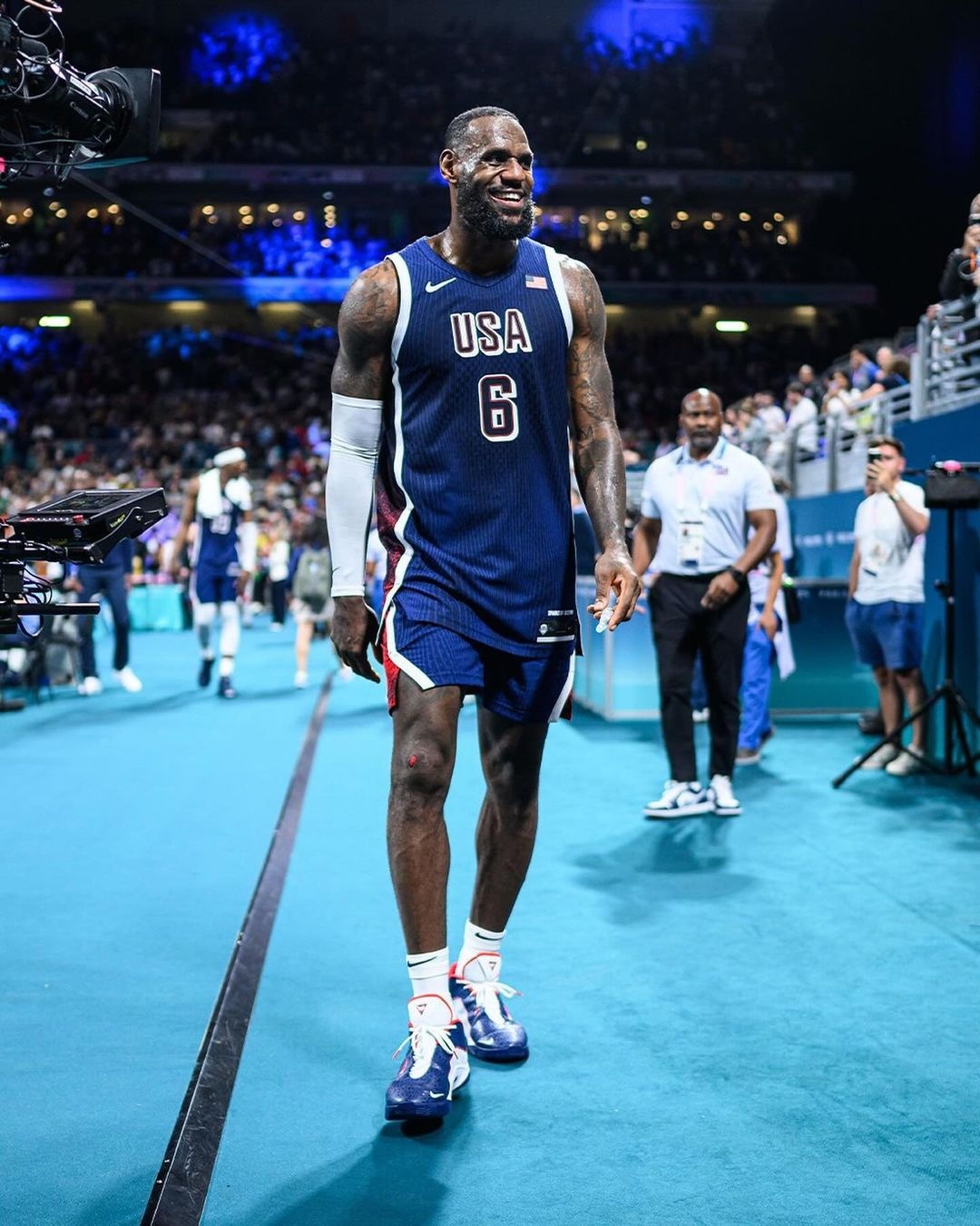 ty phu xem Olympic anh 9