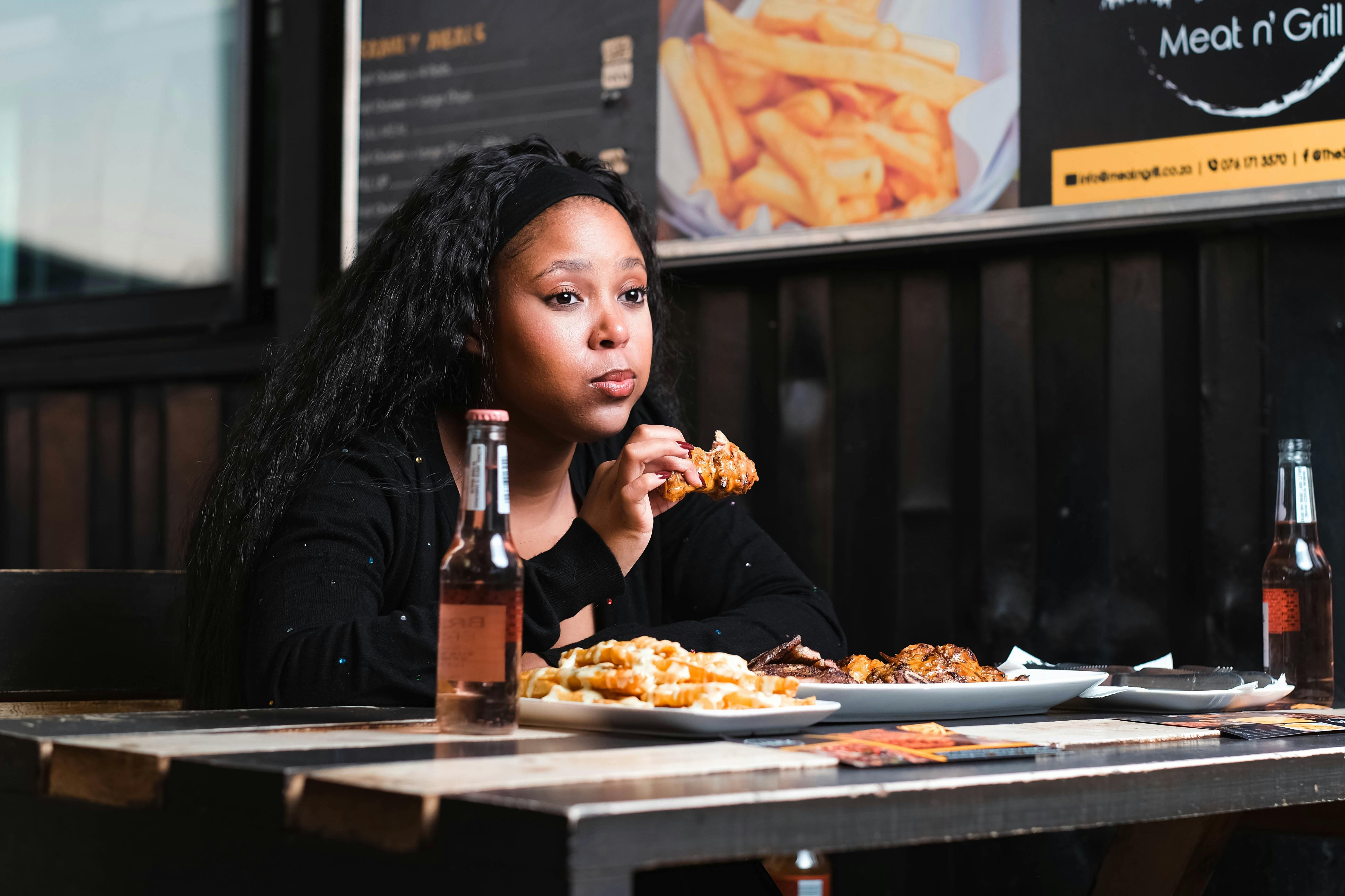 10 thuc pham nen tranh xa neu dang bi mun hinh anh