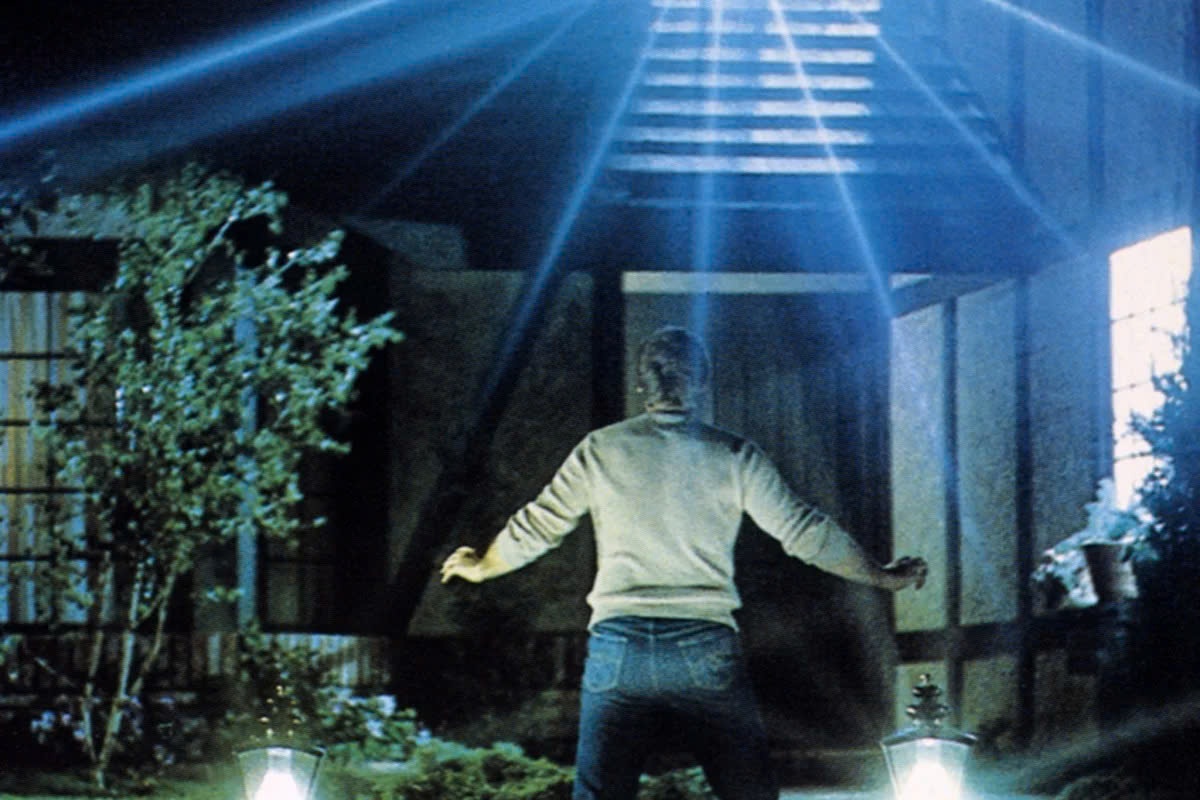 Dinh thu trieu USD duoc rao ban voi cam ket 'nha khong co ma' hinh anh