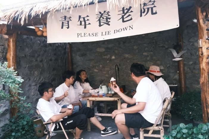 Bung no mo hinh nha duong lao cho thanh nien o Trung Quoc hinh anh