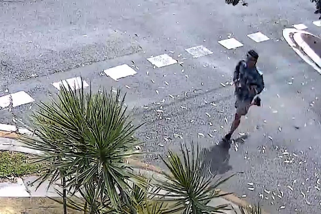 Truy tim quoc te nguoi dan ong do ca phe nong vao em be 9 thang tuoi hinh anh