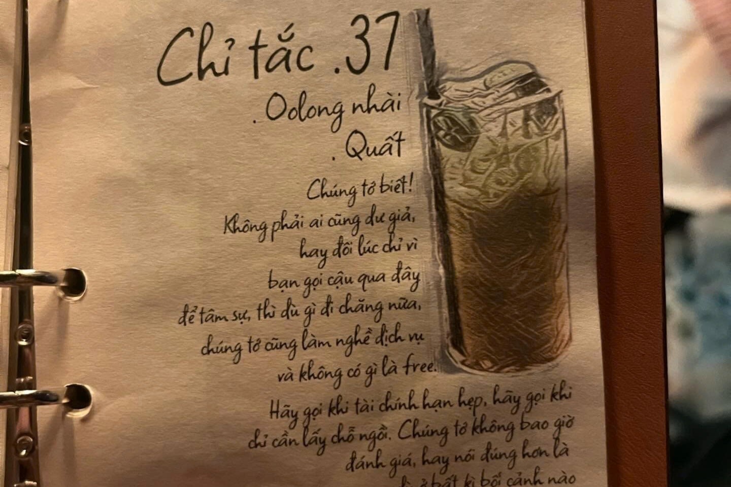 Quan ca phe xin loi vu ban ly tra tac 37k nhung mia mai khach ngheo hinh anh