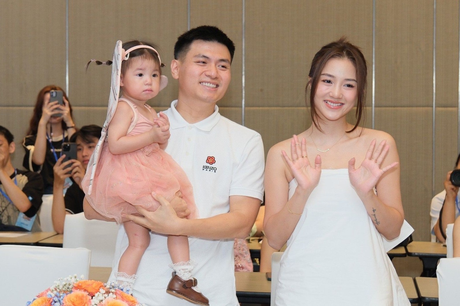 Thay gi khi gia dinh 'Pam yeu oi' bi chi trich hinh anh