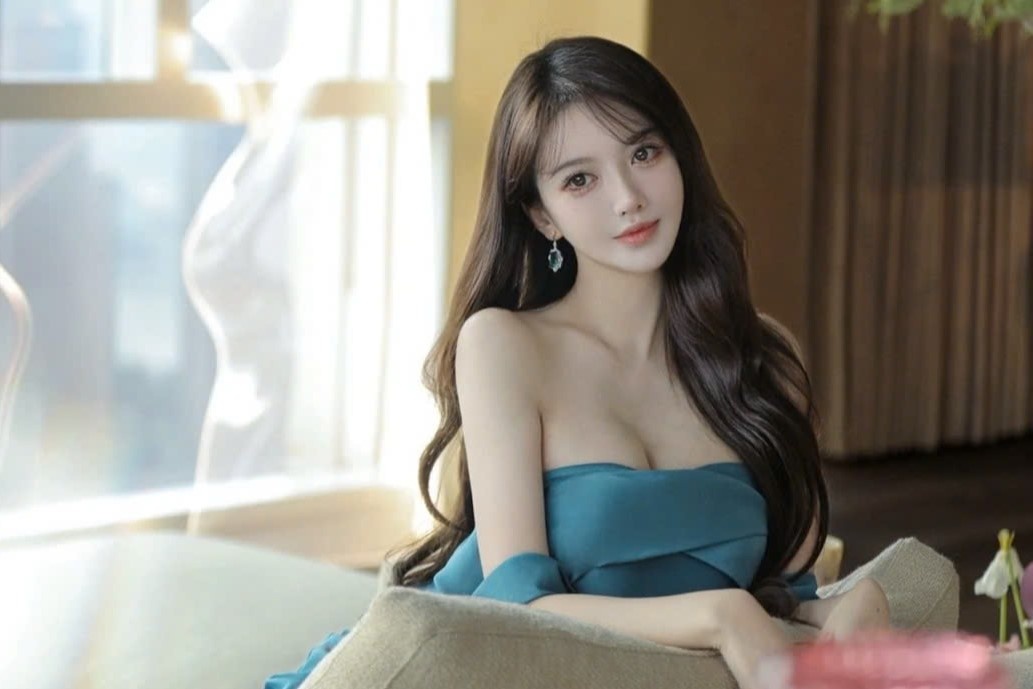Thay gi khi ban gai Huynh Hieu Minh bi goi la nguoi dep 'nhieu mat' hinh anh