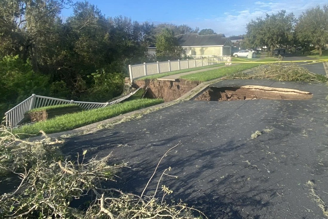 Ho 'tu than' xuat hien sau bao Milton hinh anh