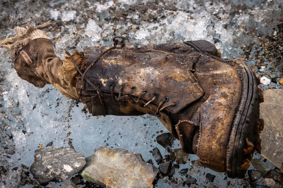 Ban chan nguoi chet o Everest lam song day bi an keo dai 100 nam hinh anh