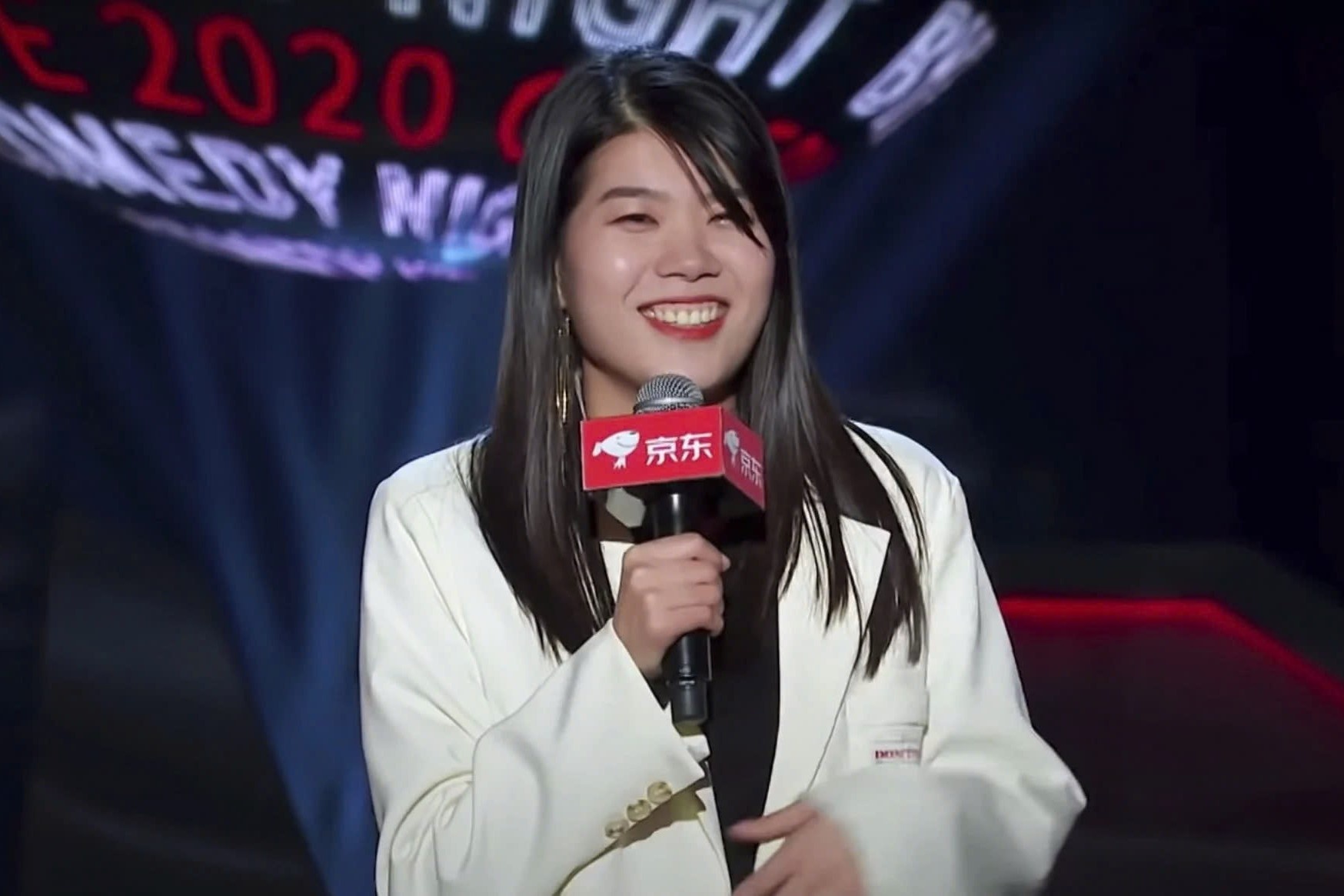 'Nu hoang hai doc thoai' Trung Quoc tra gia soc hinh anh