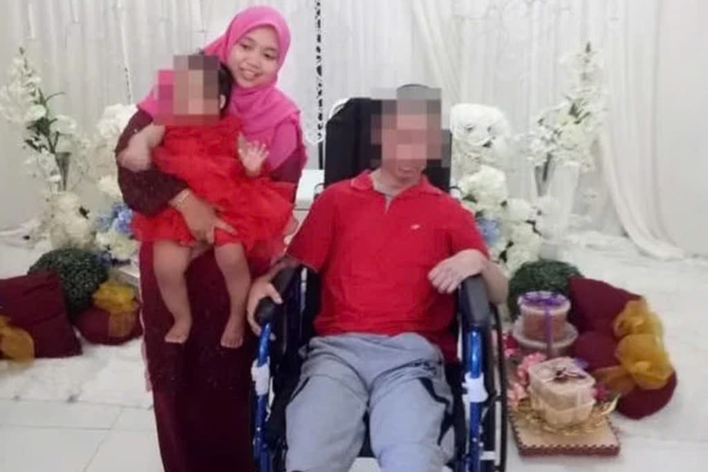 Vo cham soc chong nam liet giuong 6 nam, bi bo roi khi anh di lai duoc hinh anh