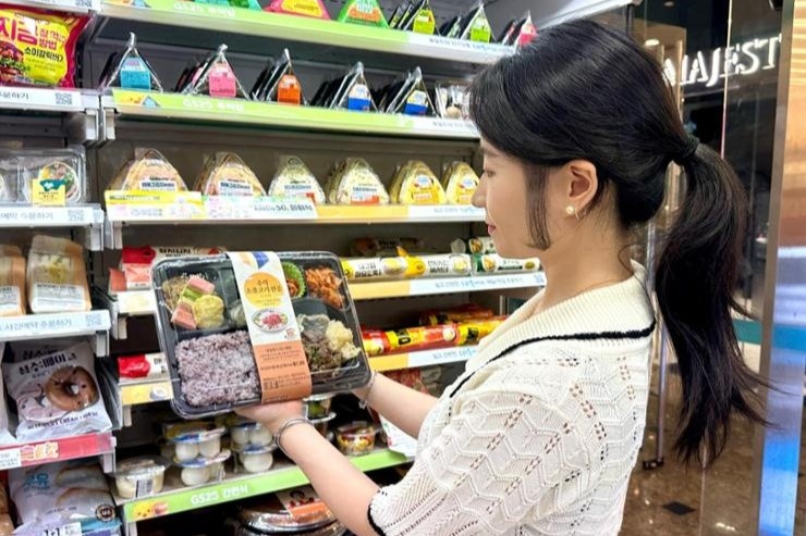 Bua trua bong dung thanh ganh nang hinh anh