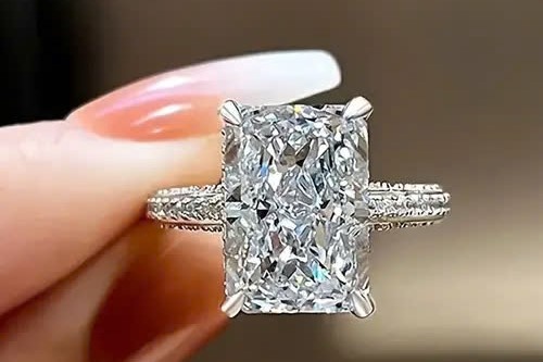 Soc khi phat hien ban trai giau co cau hon bang nhan mua tren Temu hinh anh