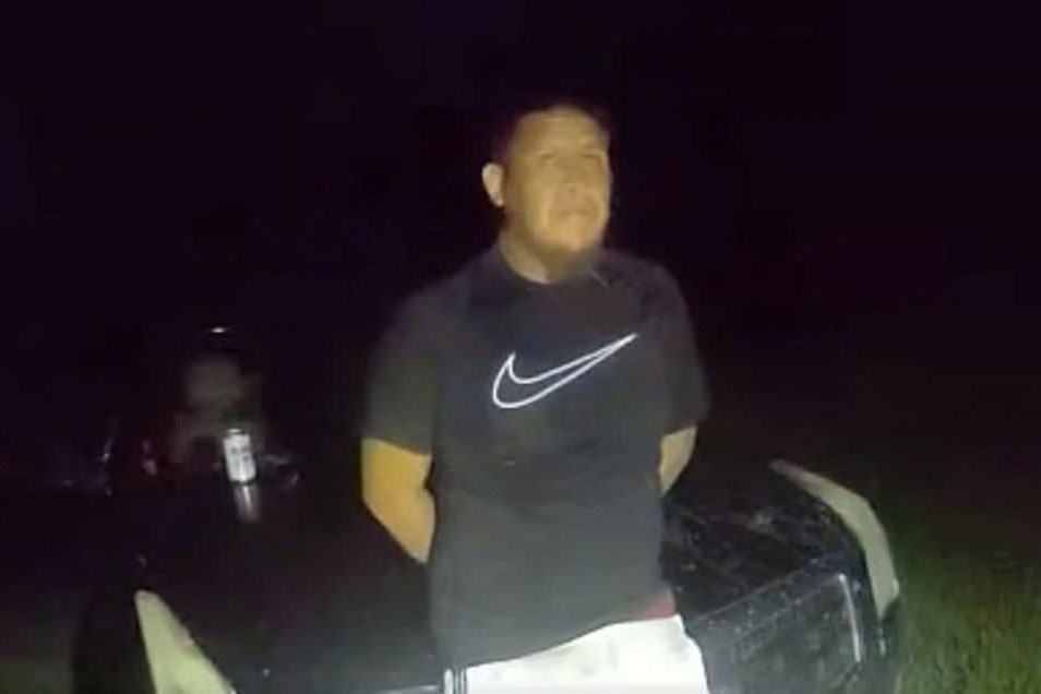 Thoat khoi ke tan cong tinh duc nho gia vo goi 911 de dat pizza hinh anh