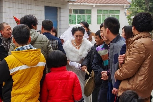 Nguoi phu nu kiem hon 41.000 USD voi chieu ket hon roi ly hon lien tuc hinh anh