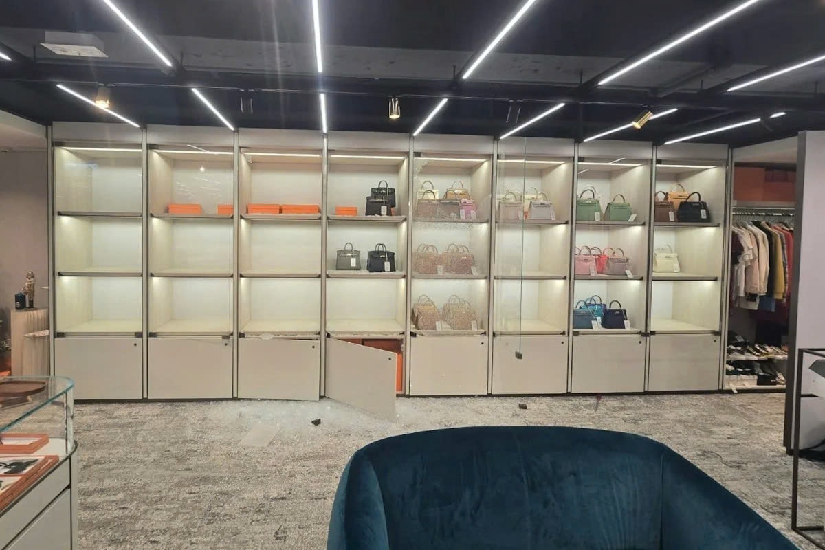 Cua hang boi thuong cho khach sau vu bi cuop 66 tui Hermes hinh anh