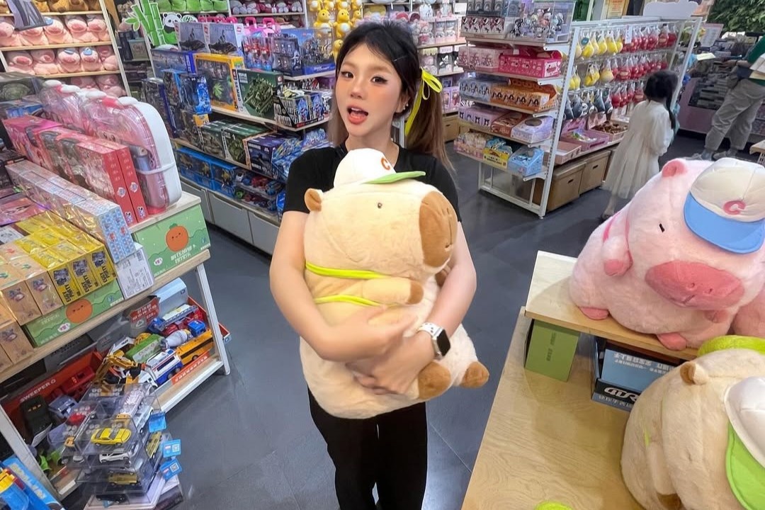 Capybara thanh dong vat hot nhat mua le hoi hinh anh