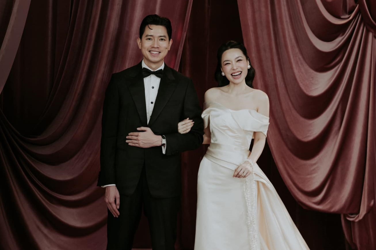 Co truong Quang Dat khoe anh cuoi hinh anh