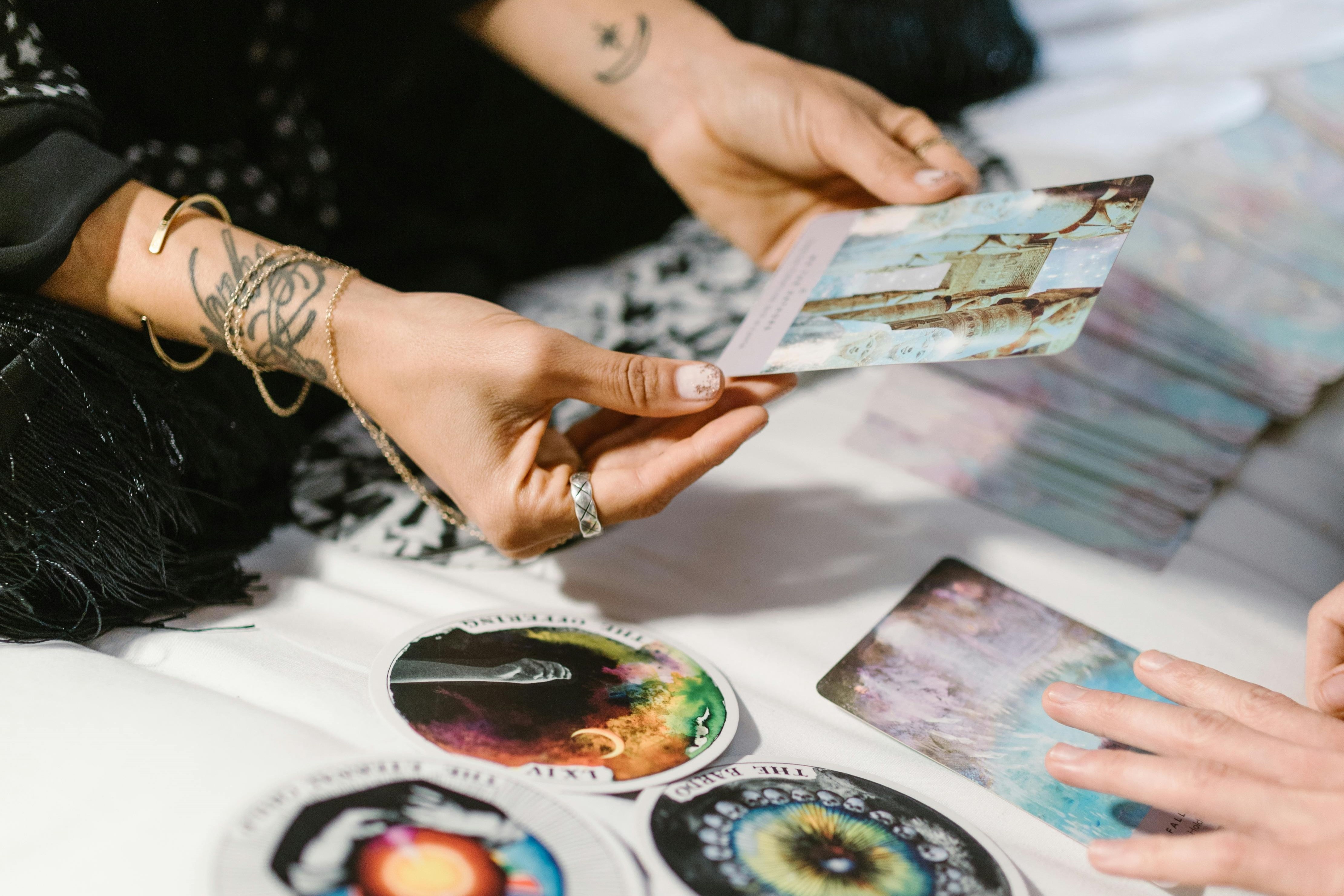 12 cung hoang dao nen lam gi de tinh duyen thang hang trong nam 2025? hinh anh