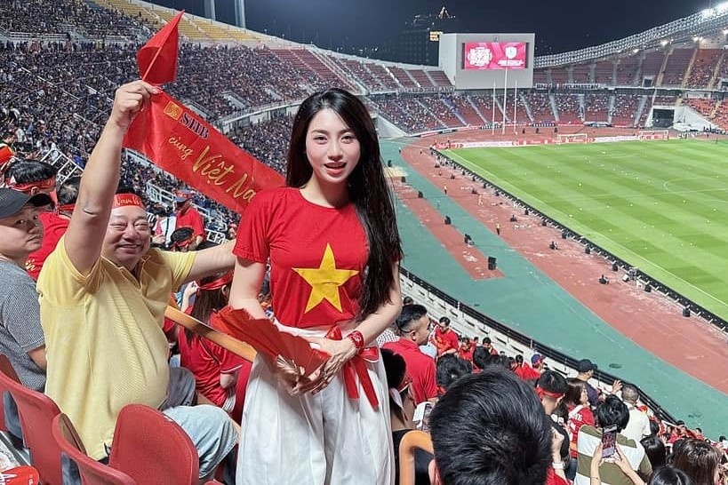 Gia dinh tuyen thu Viet Nam 'san sang be cup' tren SVD Rajamangala hinh anh