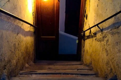 Chu nha Trung Quoc phat hien chu cu song o tang ham suot 7 nam hinh anh