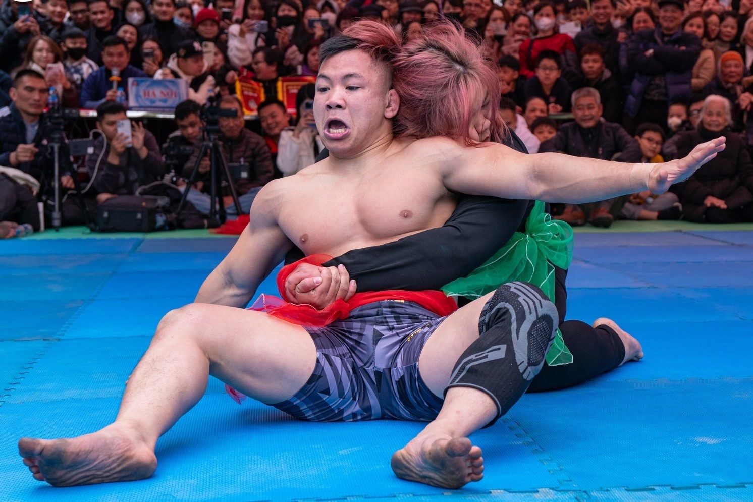 Profile 'khung' cua co gai ha guc nha vo dich SEA Games o hoi lang hinh anh