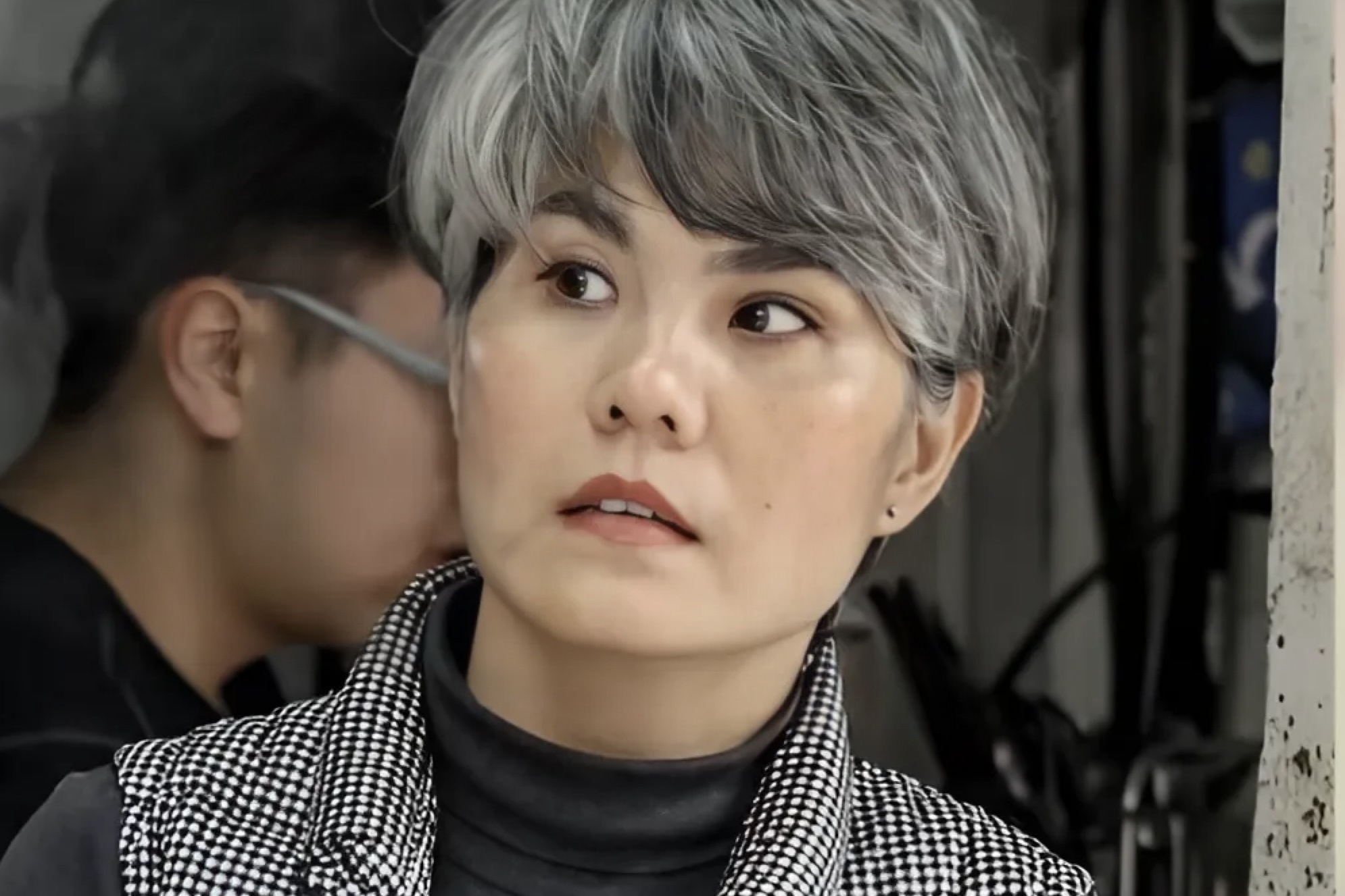 Chu quan pho o Ha Noi duoc dan mang Trung Quoc khen giong Vuong Phi hinh anh