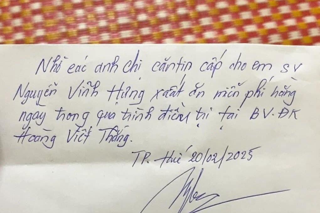 Nhap vien mot minh, nam sinh o Hue nhan duoc mon qua bat ngo hinh anh