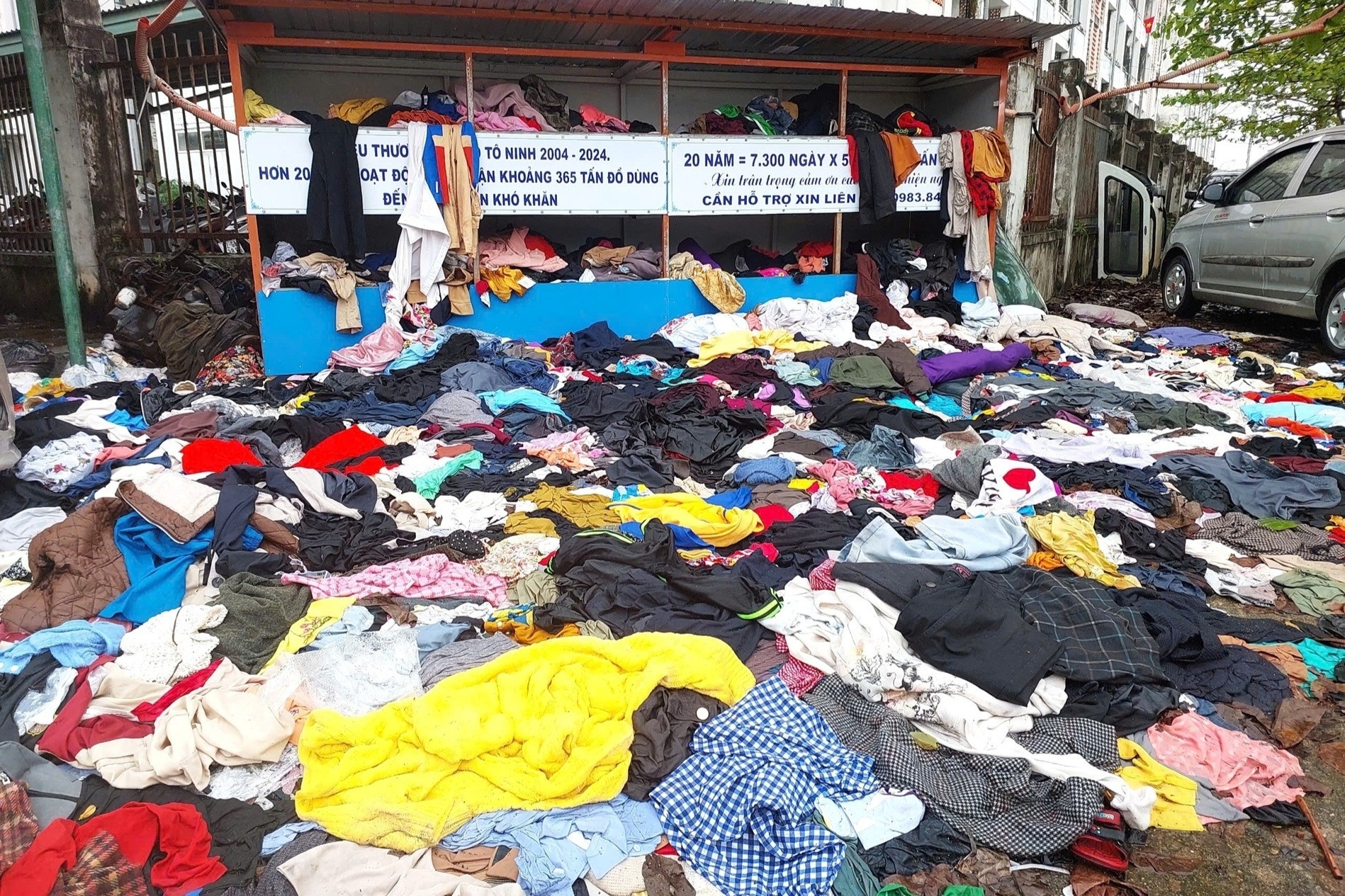 Hinh anh tu quan ao tu thien o Da Nang bi xoi tung gay phan cam hinh anh