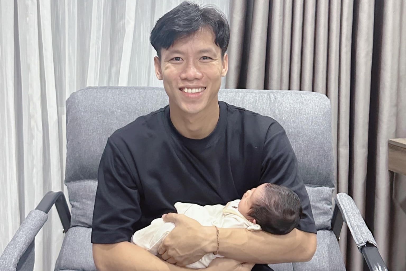 Que Ngoc Hai, Dang Van Lam ra dang 'bo bim sua' hinh anh