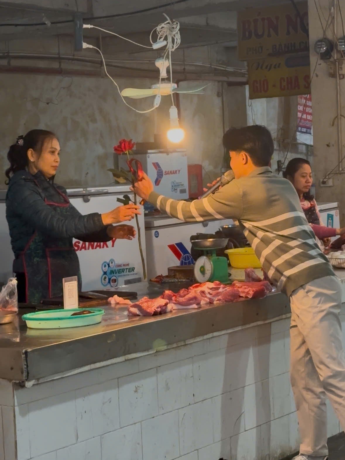 tặng quà ngày 8/3 ảnh 1 tang qua ngay 8/3 anh 1