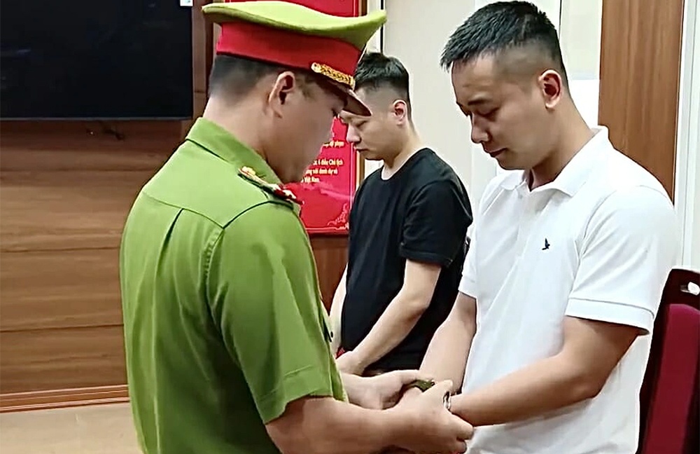 Cong dong 'Cuoc song o chau Phi' chan dong khi Quang Linh Vlogs bi bat hinh anh