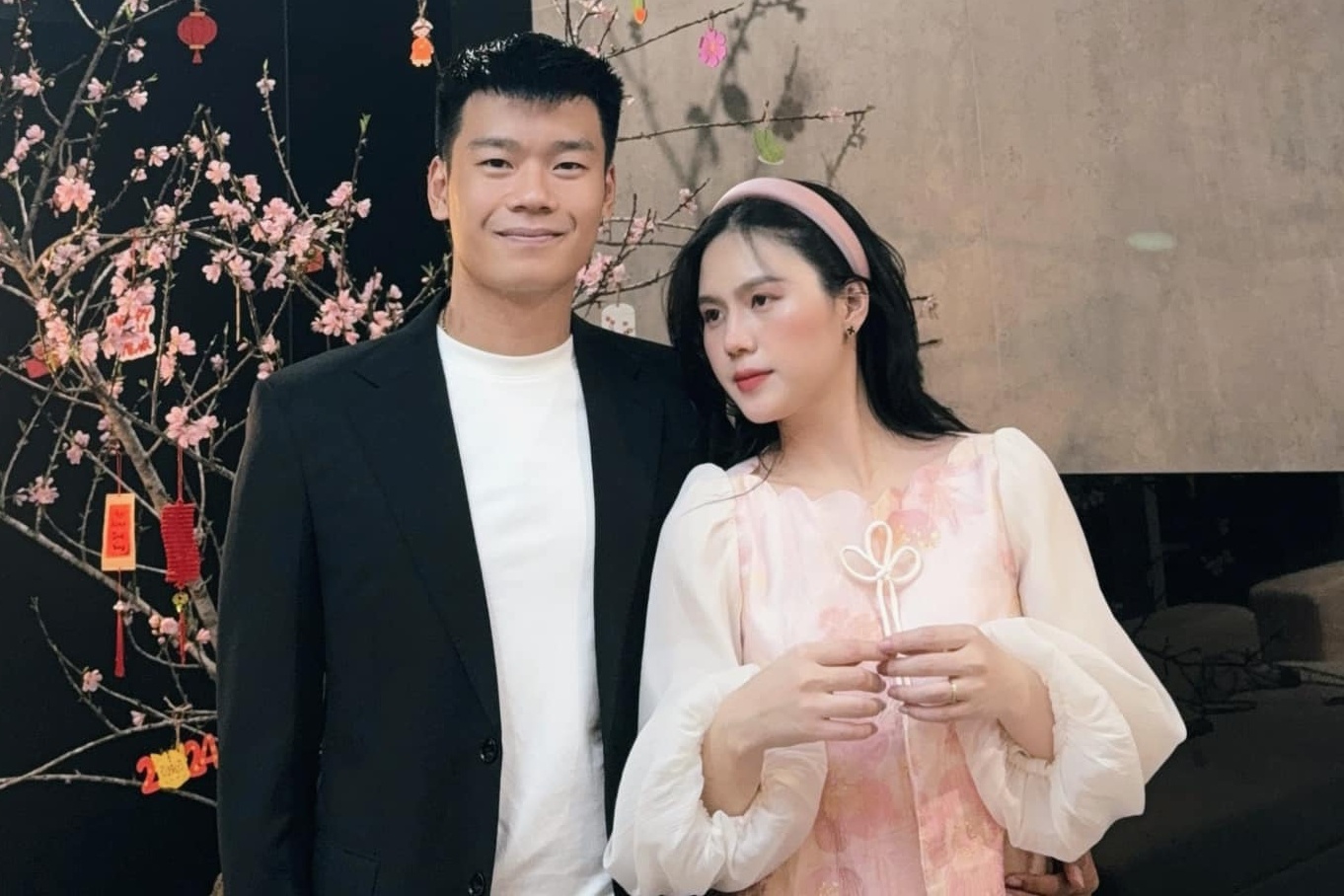 Thanh Chung ky niem 3 nam ngay cuoi hot girl Tuyen Quang hinh anh