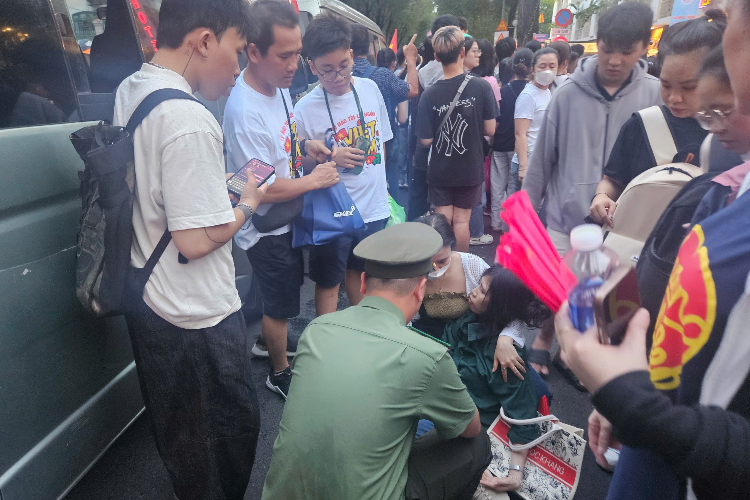 Phan ung nhanh cua y te TP.HCM trong buoi so duyet hinh anh