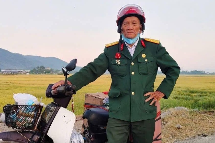 Cuu binh U80 di xe may vao TP.HCM duoc con gai dua ve Nghe An hinh anh