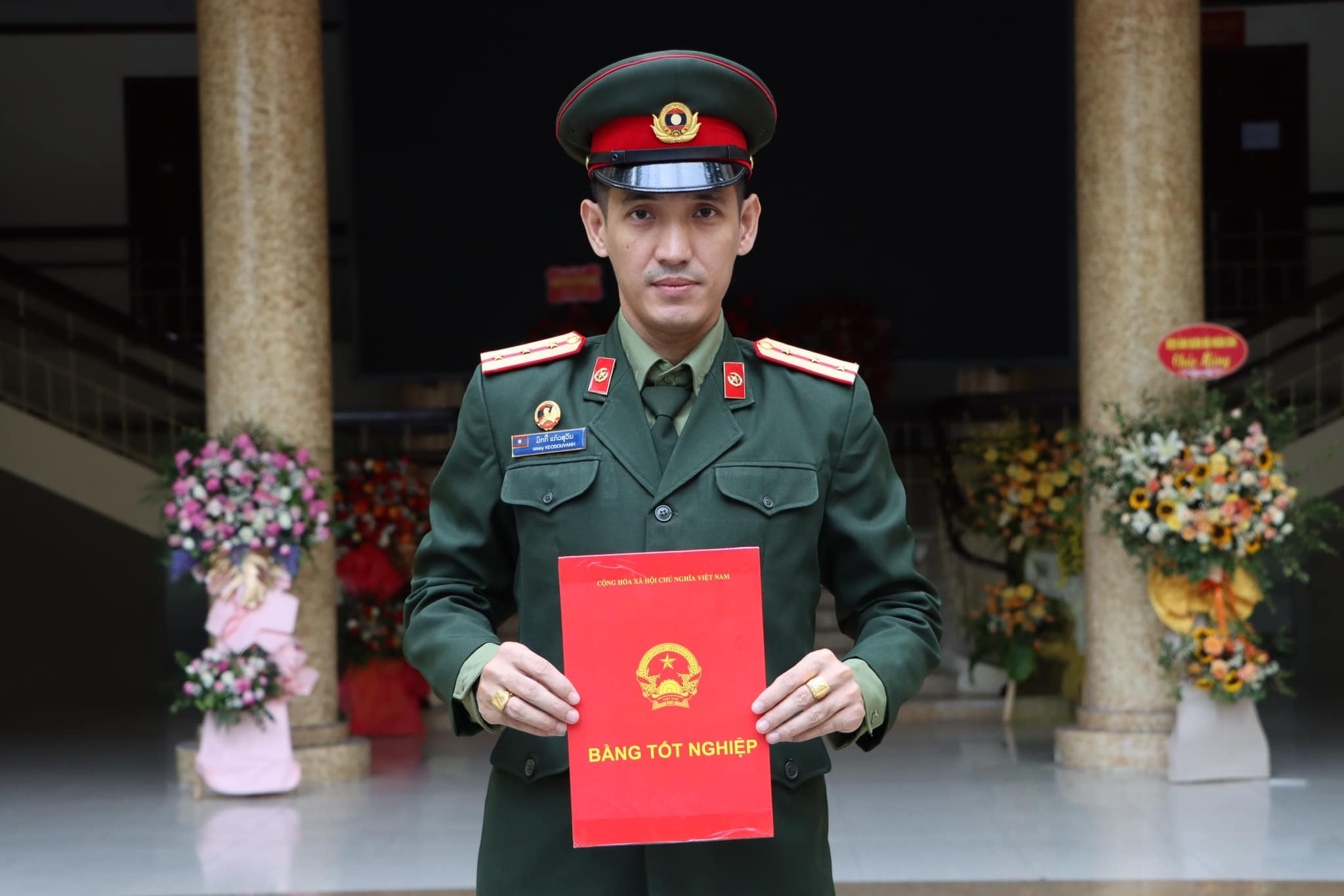 chien si Lao noi tieng anh 2