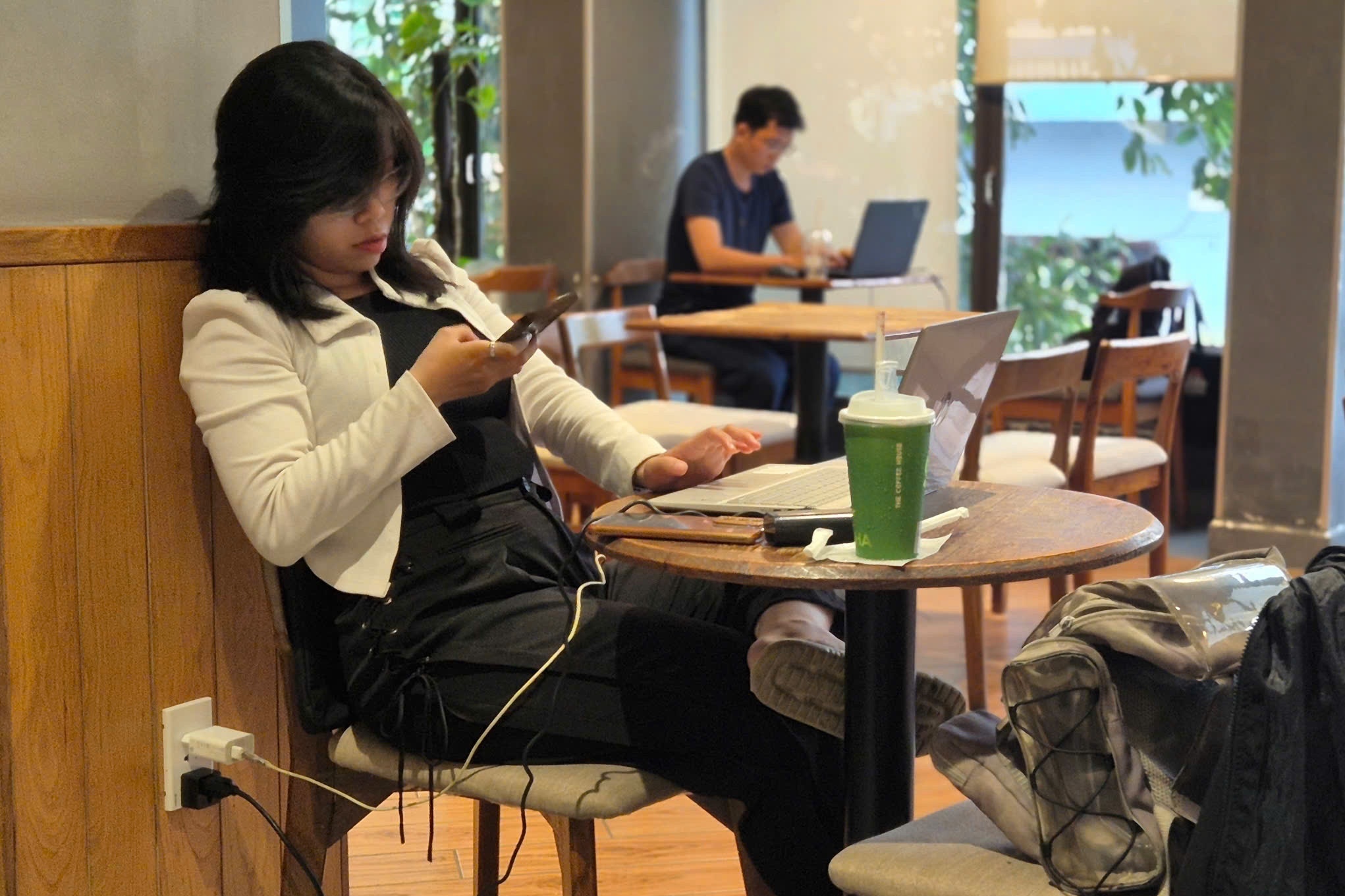 Thuc hu The Coffee House bit kin o dien, 'duoi kheo' khach ngoi lau hinh anh