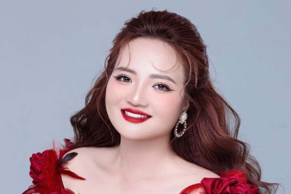 'Boss' tai tieng Hoang Huong la ai? hinh anh