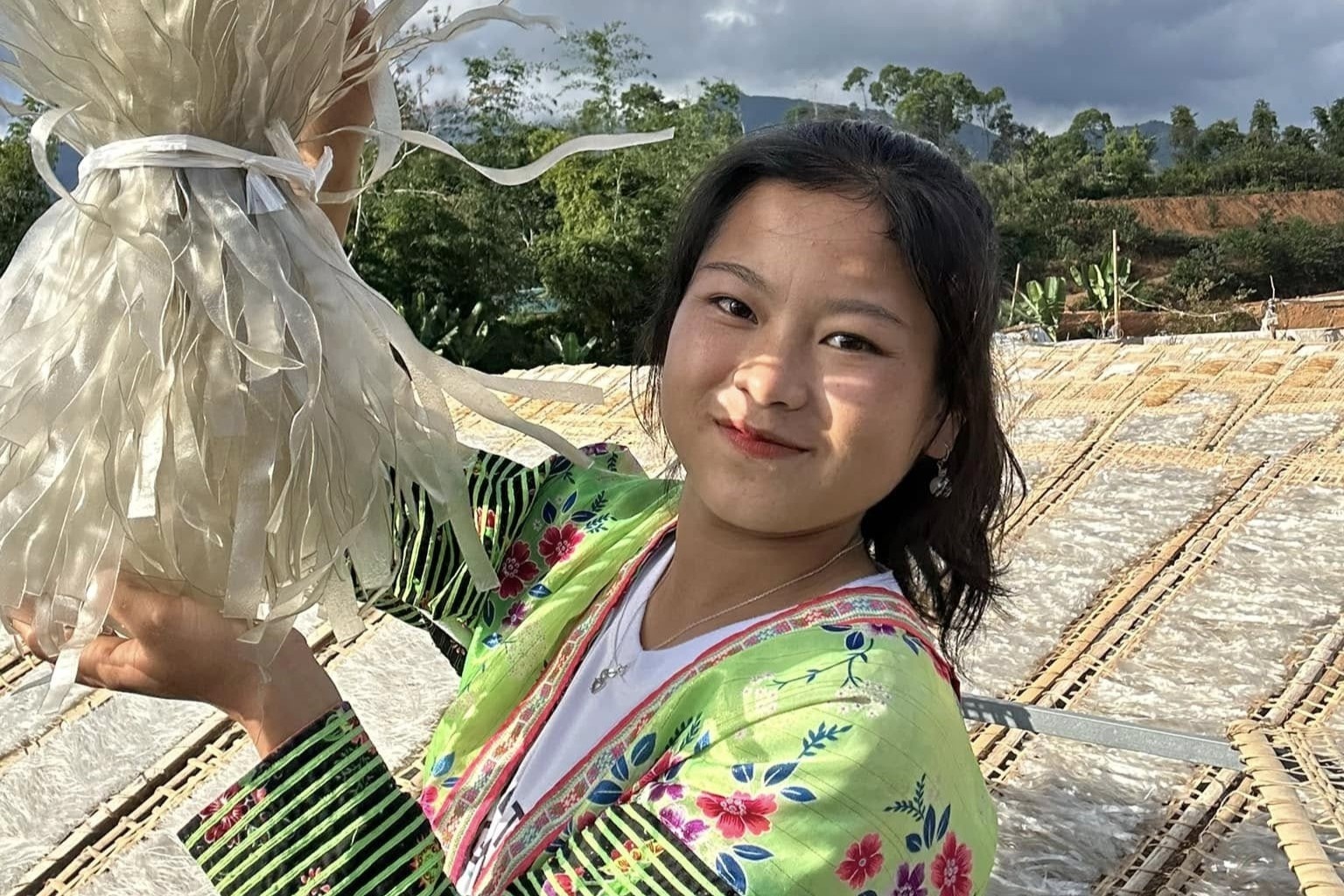 Dong thai la cua TikToker Sung Bau khi bi to 'bom' 20 tan mien dong hinh anh