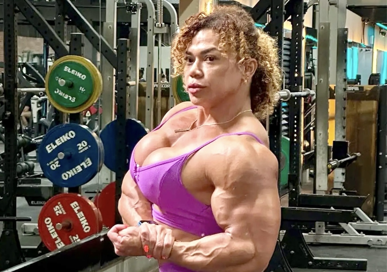 Nu 'quai vat phong gym' Tay Ban Nha bi chong sat hai hinh anh