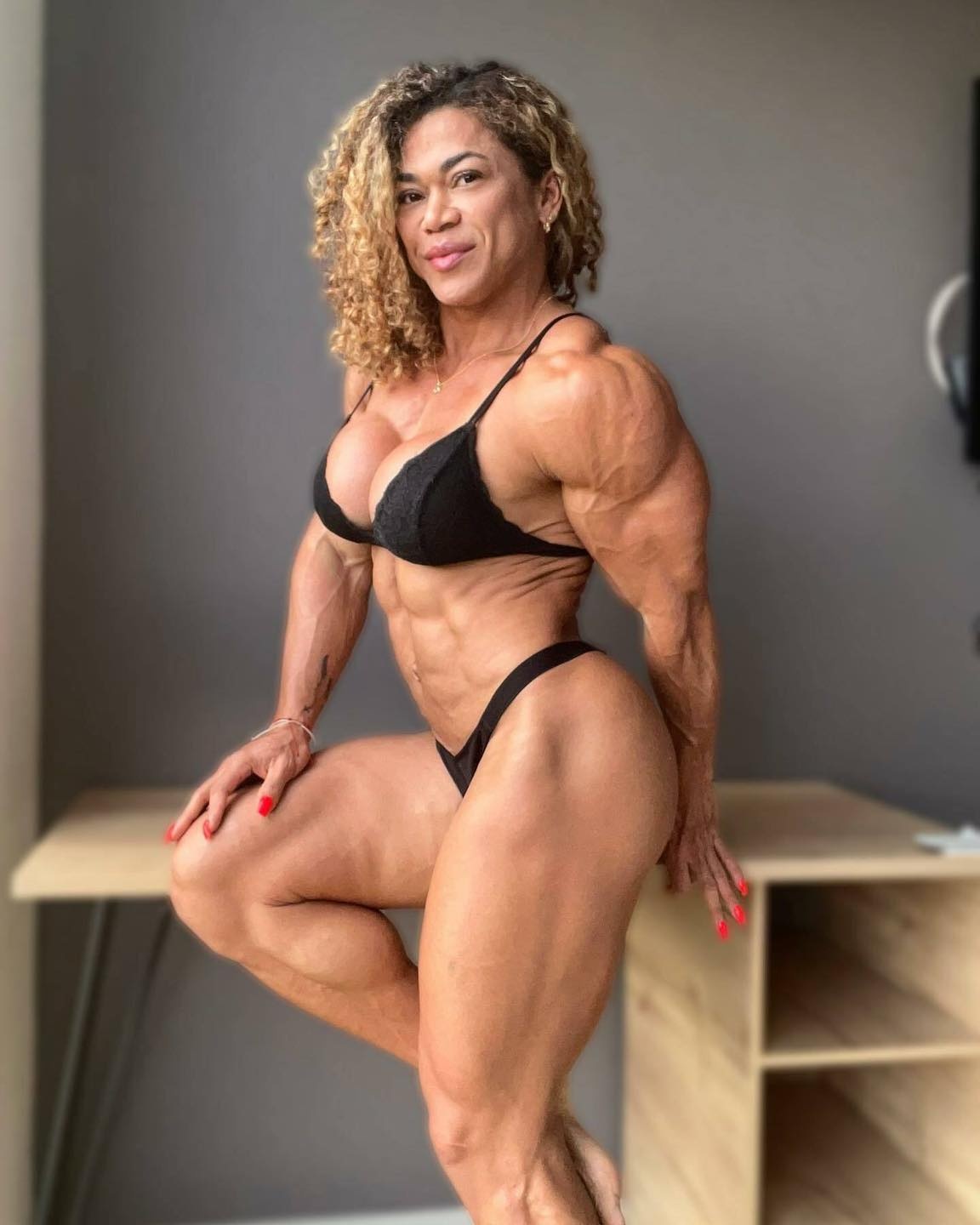 gymer bi sat hai anh 2