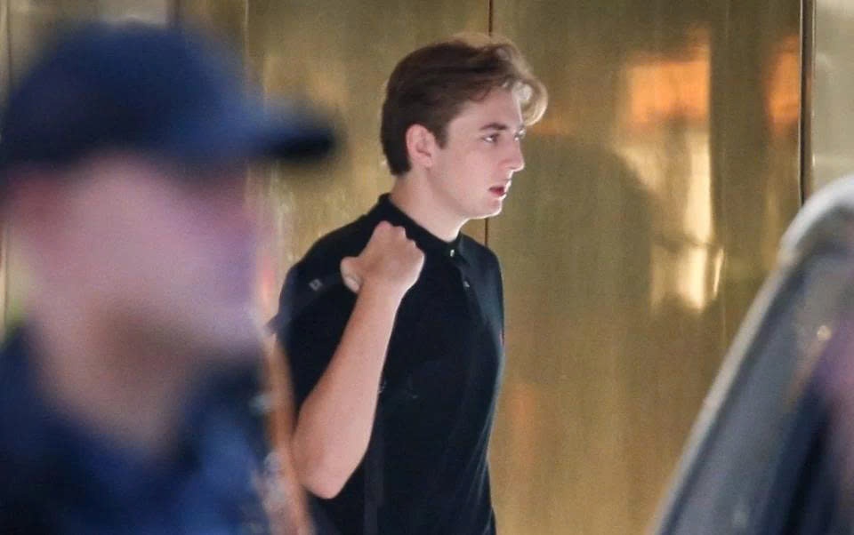Barron Trump co ban gai anh 1