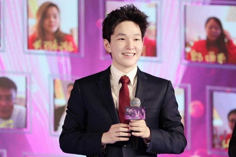 Cuoc song kin tieng cua chang trai thanh ty phu USD chi sau 1 dem hinh anh