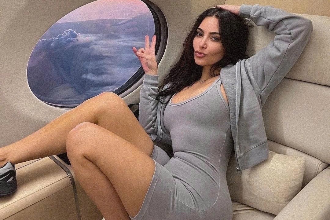 Bi mat den toi tren chuyen co cua gioi sieu giau hinh anh