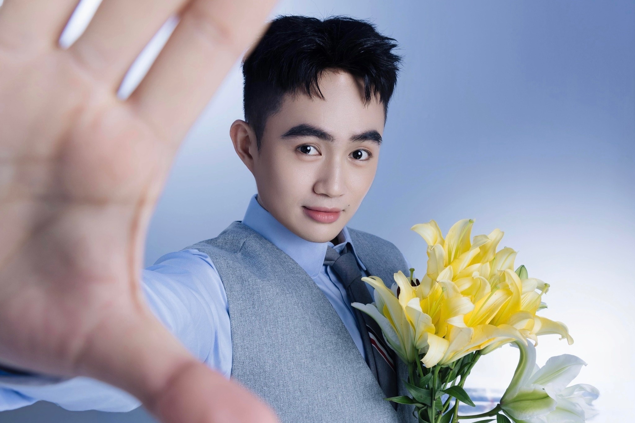 Ngoi no khien TikToker trieu fan dong loat 'roi mat na' hinh anh