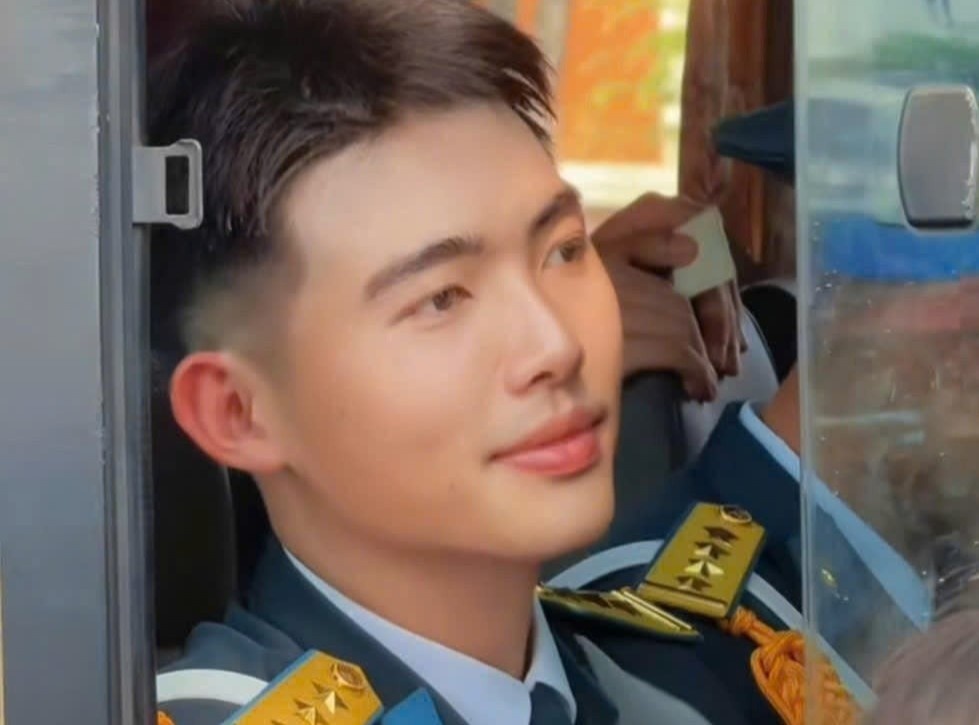 'Nam than' A80 gay sot khi ke ve chuyen tinh 3 nam hinh anh