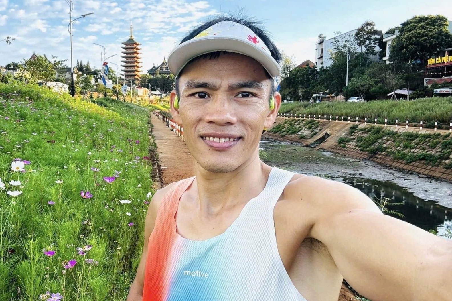 'Di nhan' chay 1.636 km tu TP.HCM ra Ha Noi xem dieu binh 2/9 hinh anh